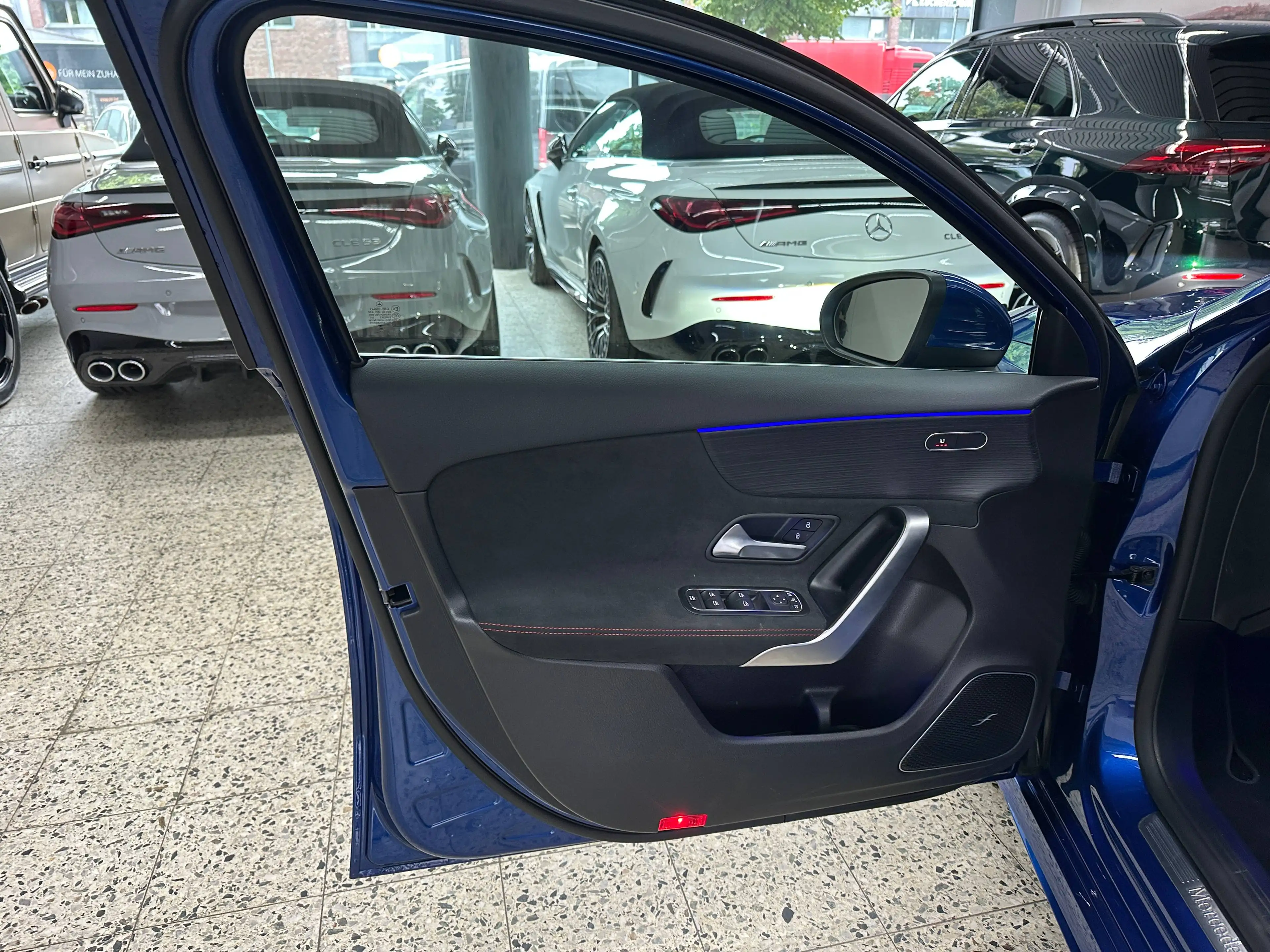 Mercedes-Benz A 220 d AMG Line MBUX/LED/PSD/TW/SPUR/PTS/SHZ/KAMERA/1HD/LMR19" — photo 11