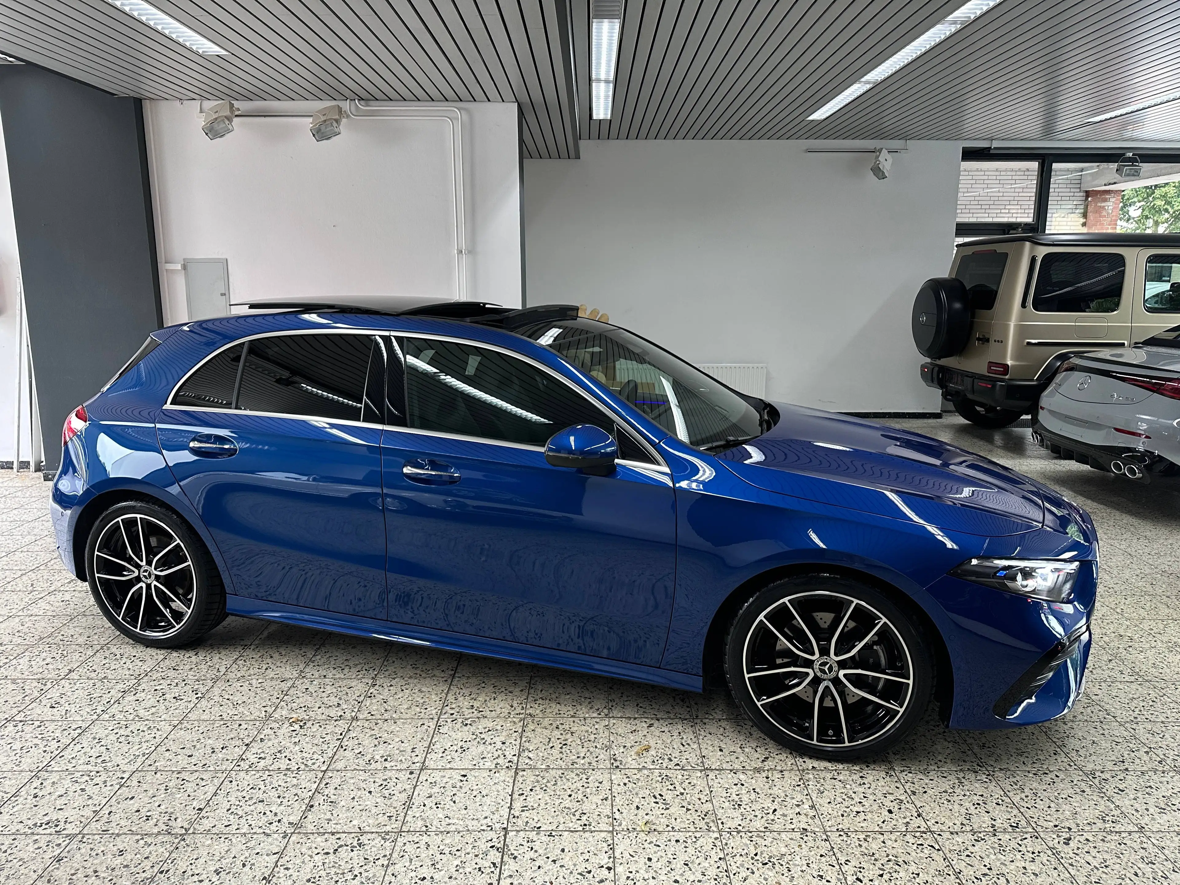 Mercedes-Benz A 220 d AMG Line MBUX/LED/PSD/TW/SPUR/PTS/SHZ/KAMERA/1HD/LMR19" — photo 4