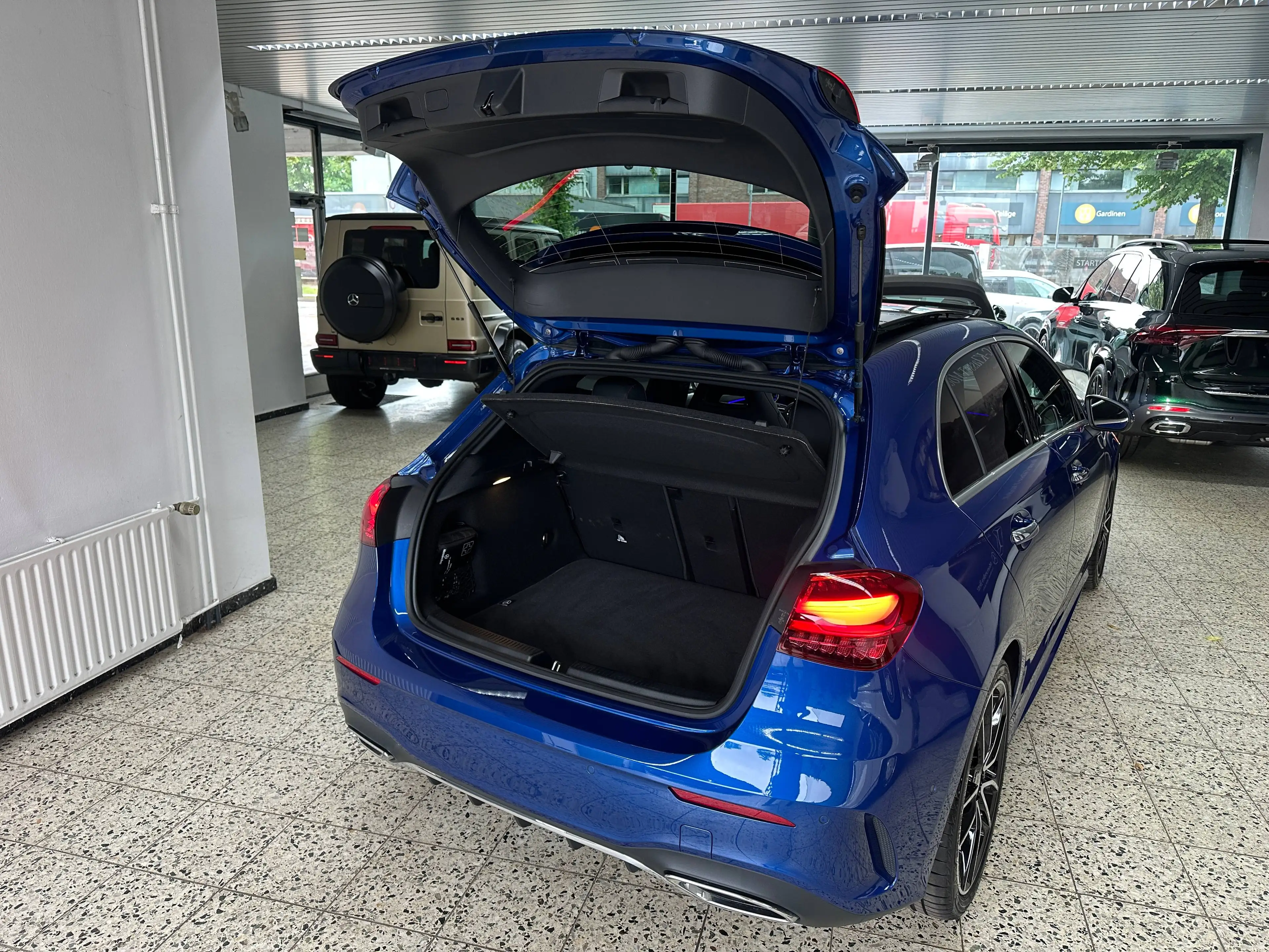 Mercedes-Benz A 220 d AMG Line MBUX/LED/PSD/TW/SPUR/PTS/SHZ/KAMERA/1HD/LMR19" — photo 7