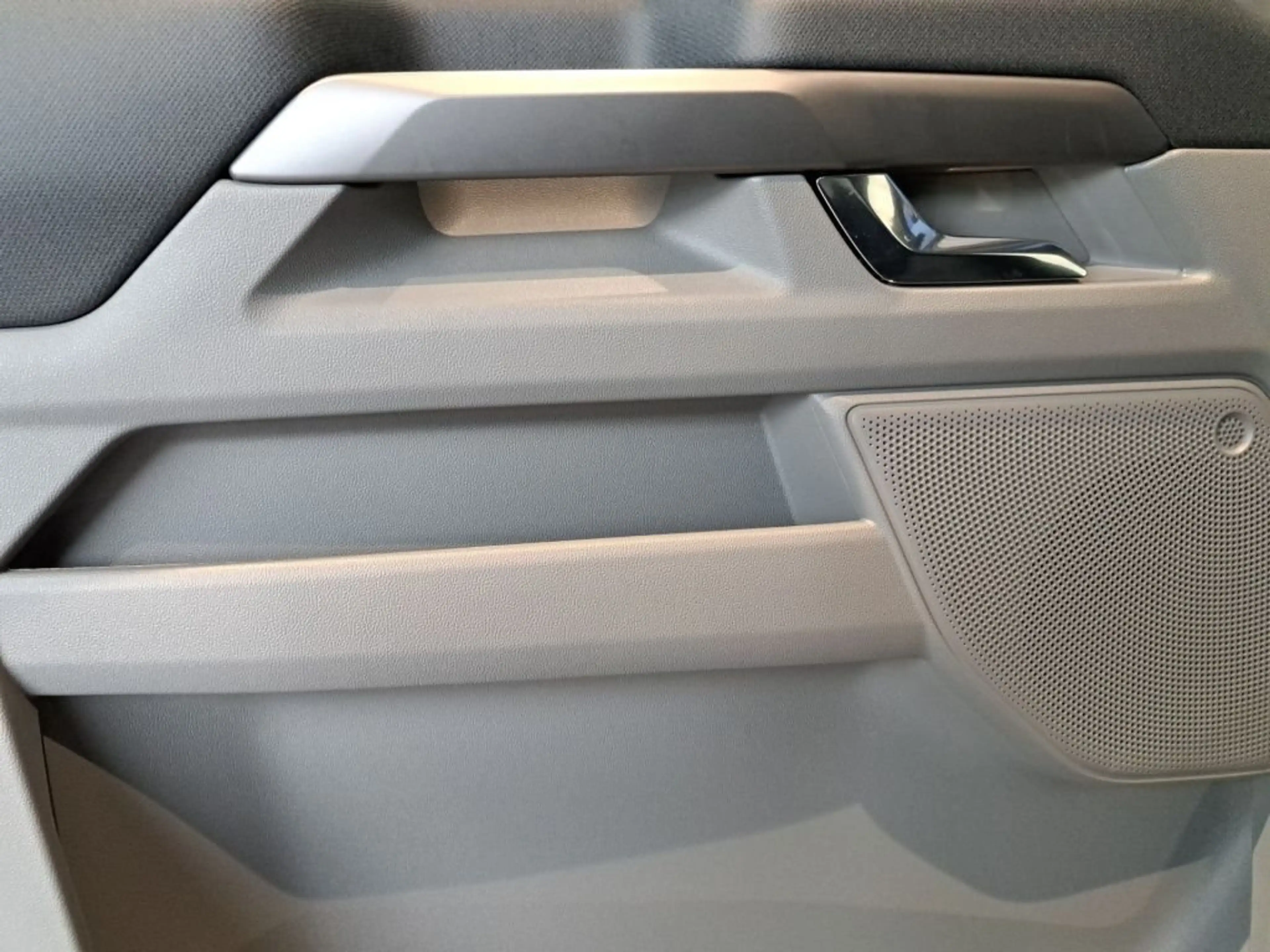 Ford Nugget Nugget 320 L1 VA Autm. Titanium — photo 8