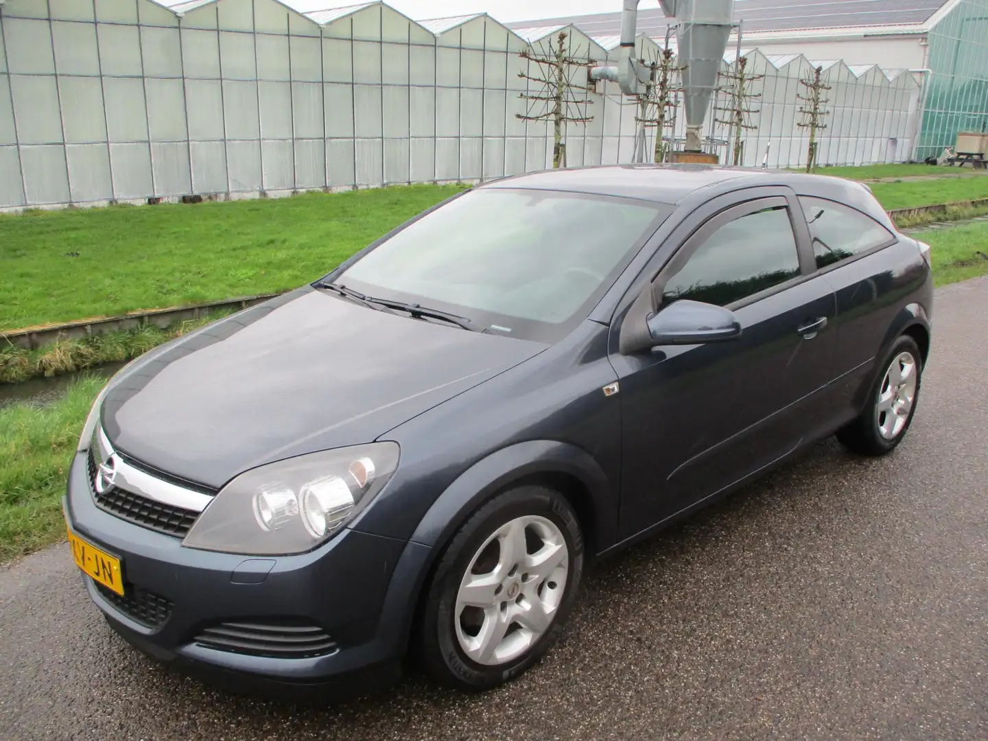 Opel Astra GTC 1.4 Business Grijs - 2