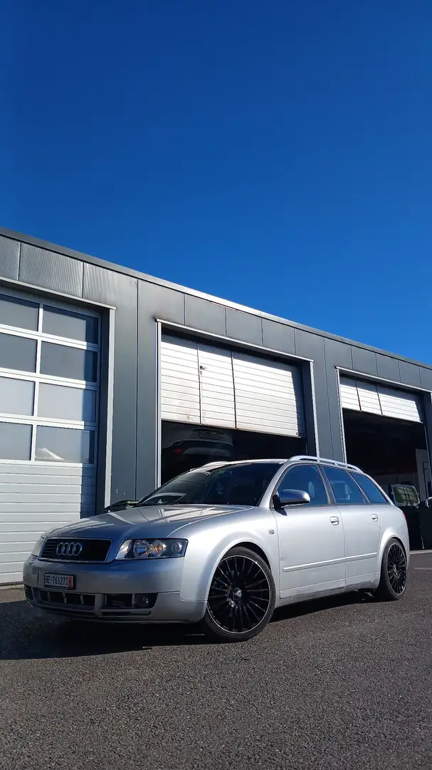 Audi A4 Avant 3.0 V6 220CV - 1