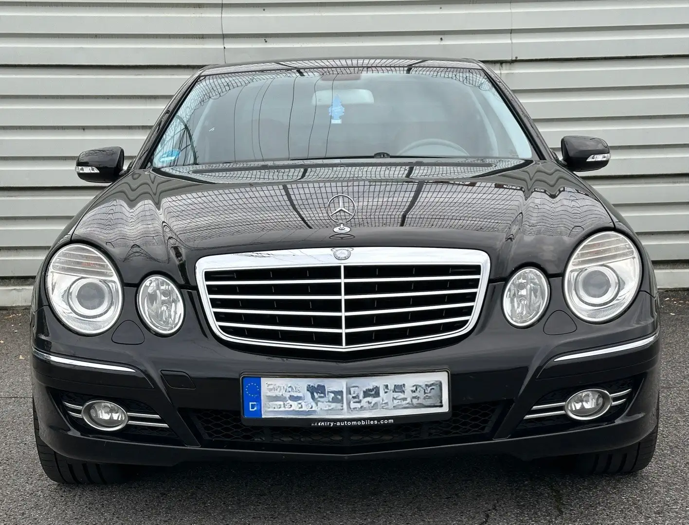 Mercedes-Benz E 280 E 280 (211.054) Чорний - 1