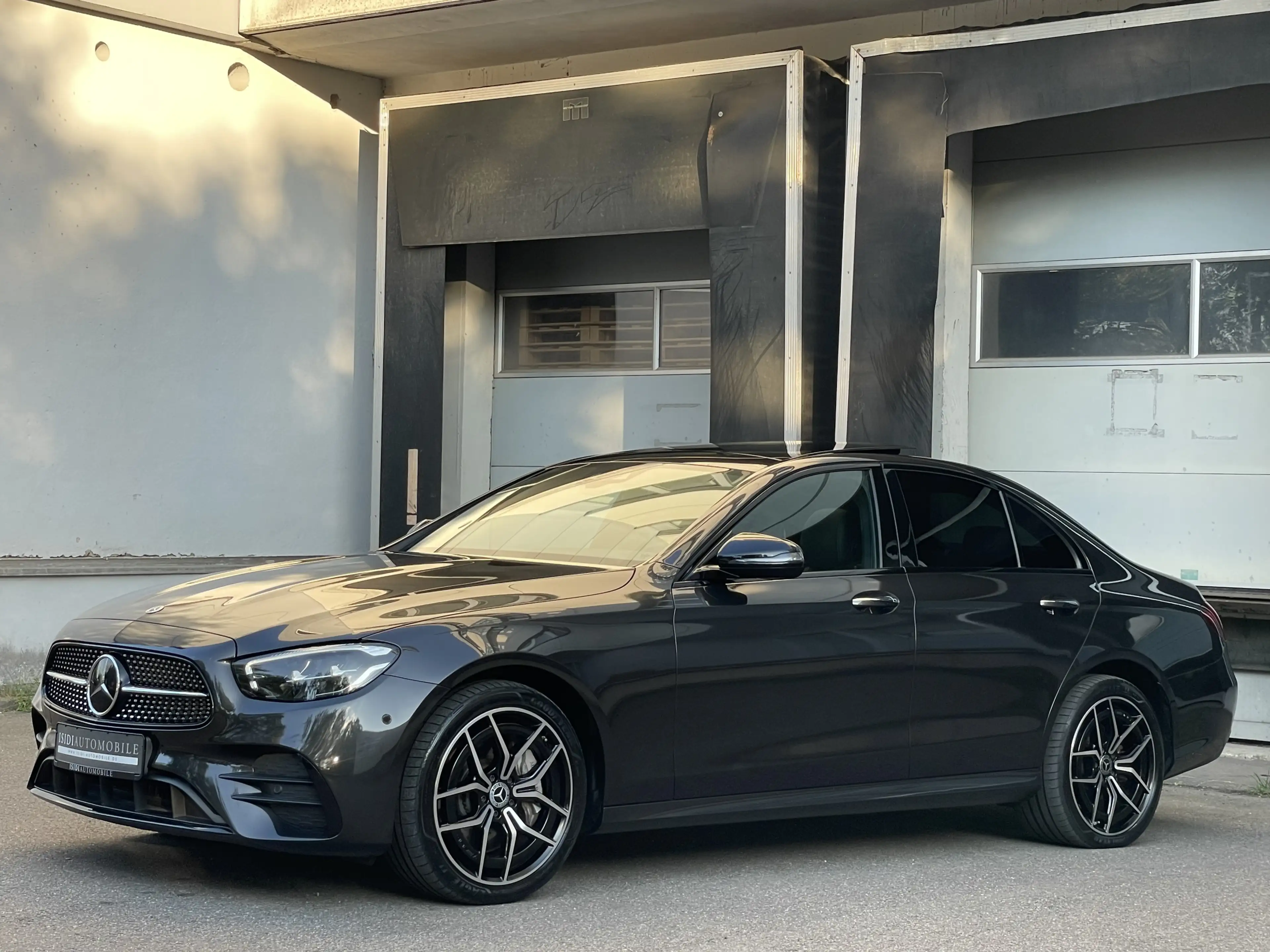 Mercedes-Benz E 300 e AMG LED Pano Head-Up Distronic Rü-Kamera — photo 2