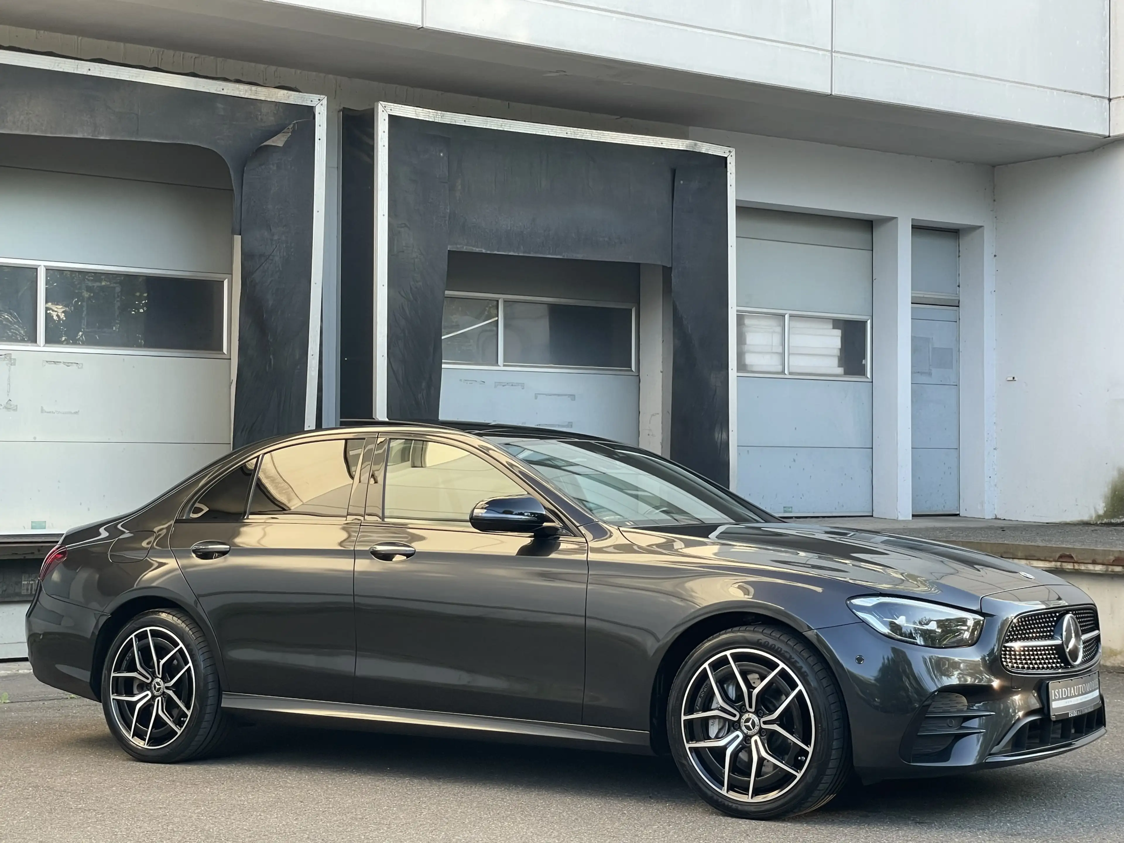 Mercedes-Benz E 300 e AMG LED Pano Head-Up Distronic Rü-Kamera — photo 8
