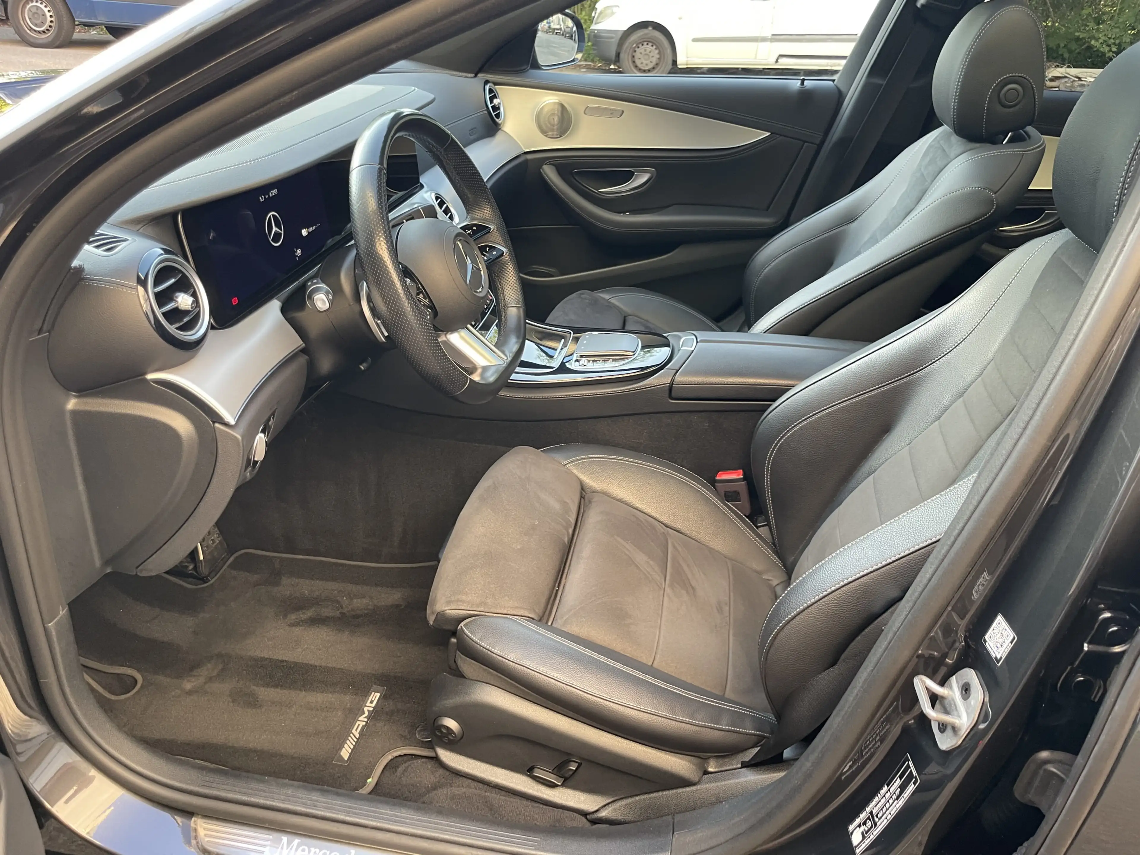 Mercedes-Benz E 300 e AMG LED Pano Head-Up Distronic Rü-Kamera — photo 13