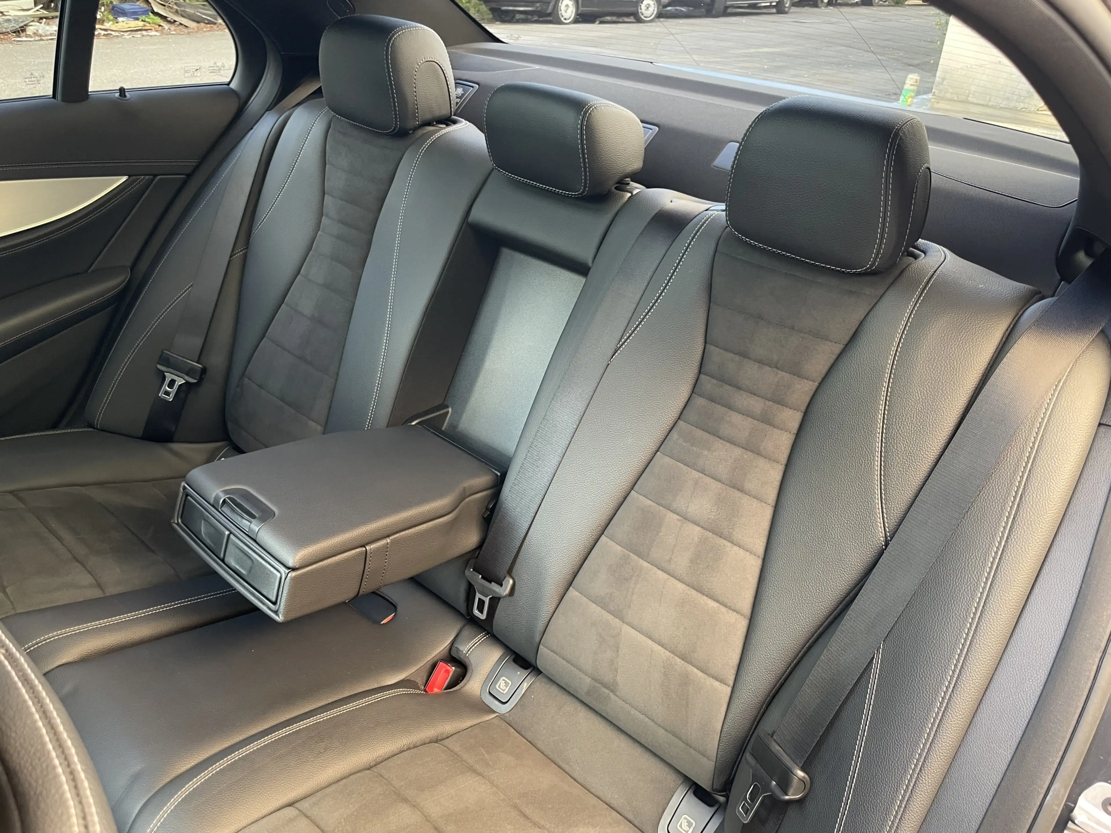 Mercedes-Benz E 300 e AMG LED Pano Head-Up Distronic Rü-Kamera — photo 15