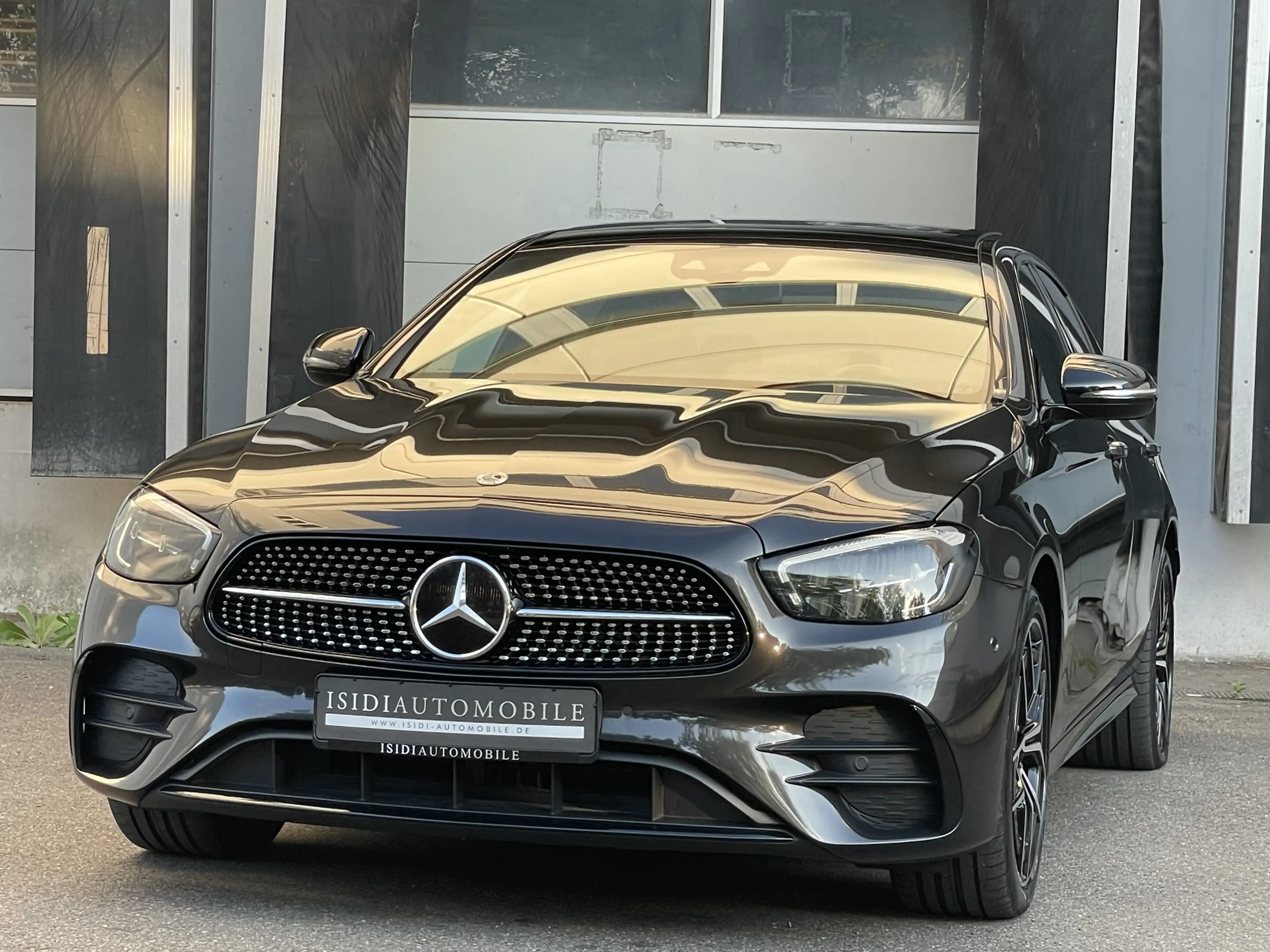 Mercedes-Benz E 300 e AMG LED Pano Head-Up Distronic Rü-Kamera
