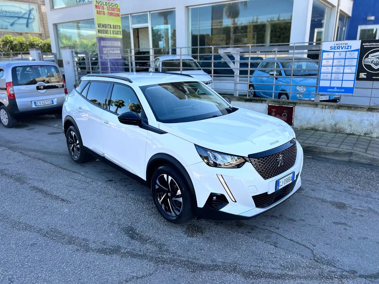 Peugeot 2008 2008 II 2020 1.5 bluehdi Allure Pack s Bianco - 1