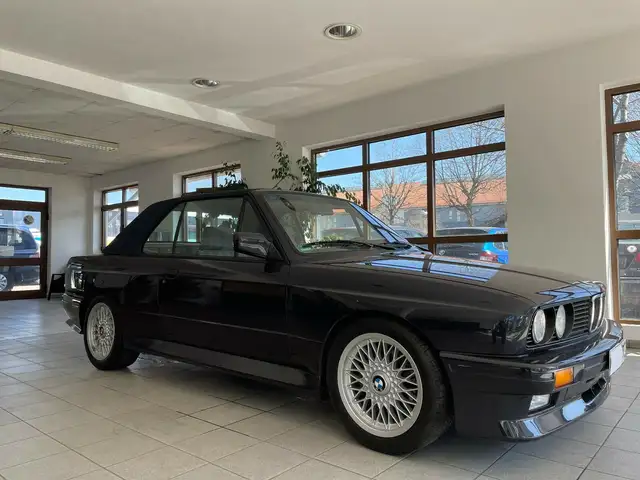 BMW M3 view 4