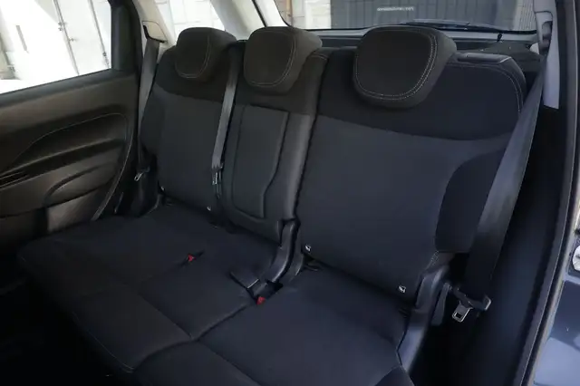 Fiat 500l view 3