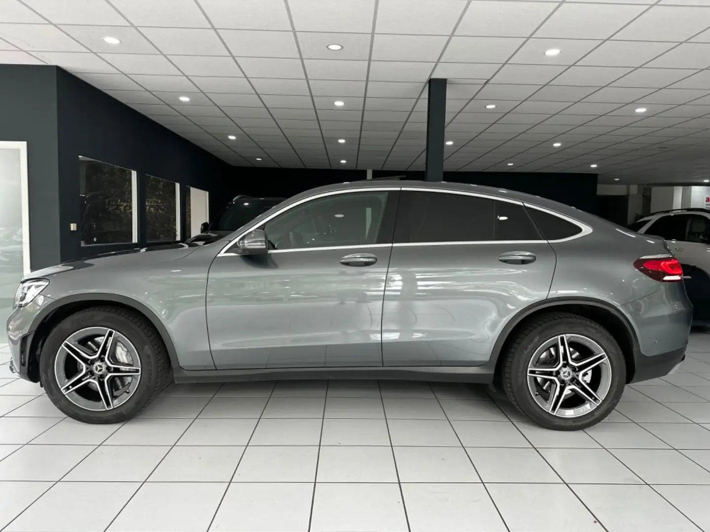 Mercedes-Benz GLC 200 d 4Matic Coupe*AMG-LINE*360°*SHD*MBEAM* Grau - 2