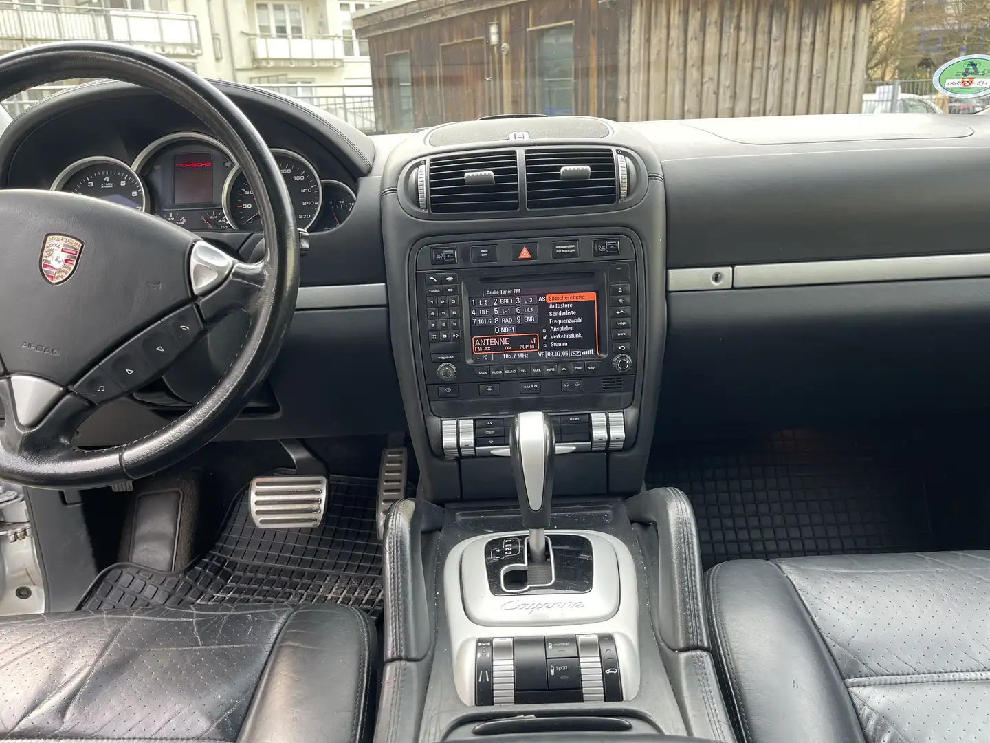 Porsche Cayenne S Tiptronic - 1