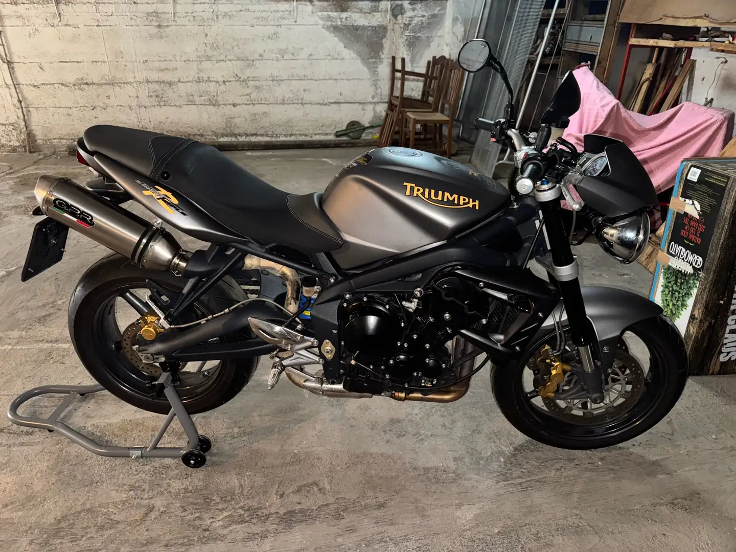 Triumph Street Triple R 675 - 2