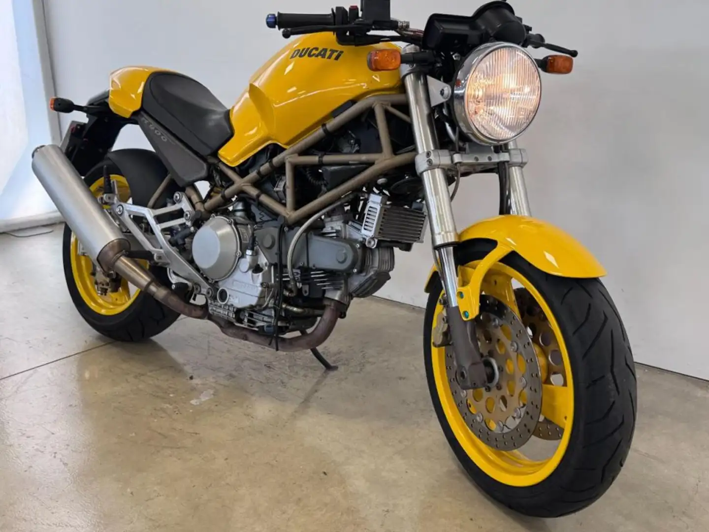 Ducati Monster 900 GIALLO Giallo - 2