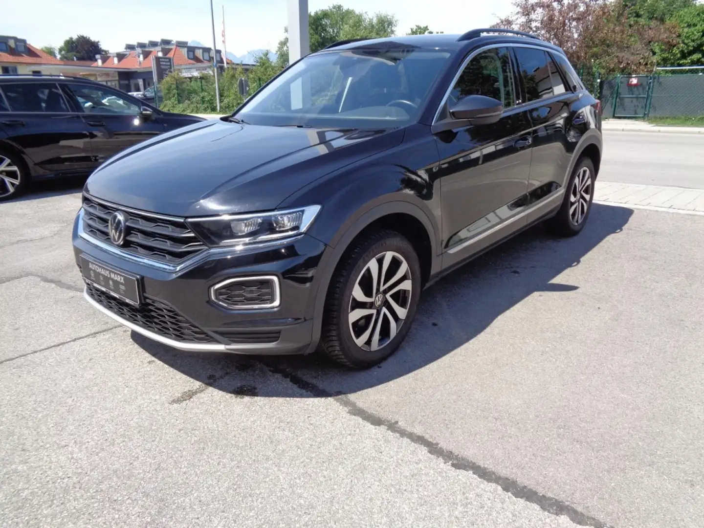 Volkswagen T-Roc 1.5 TSI Active (Navi, LED, ACC) Klima Navi Schwarz - 2