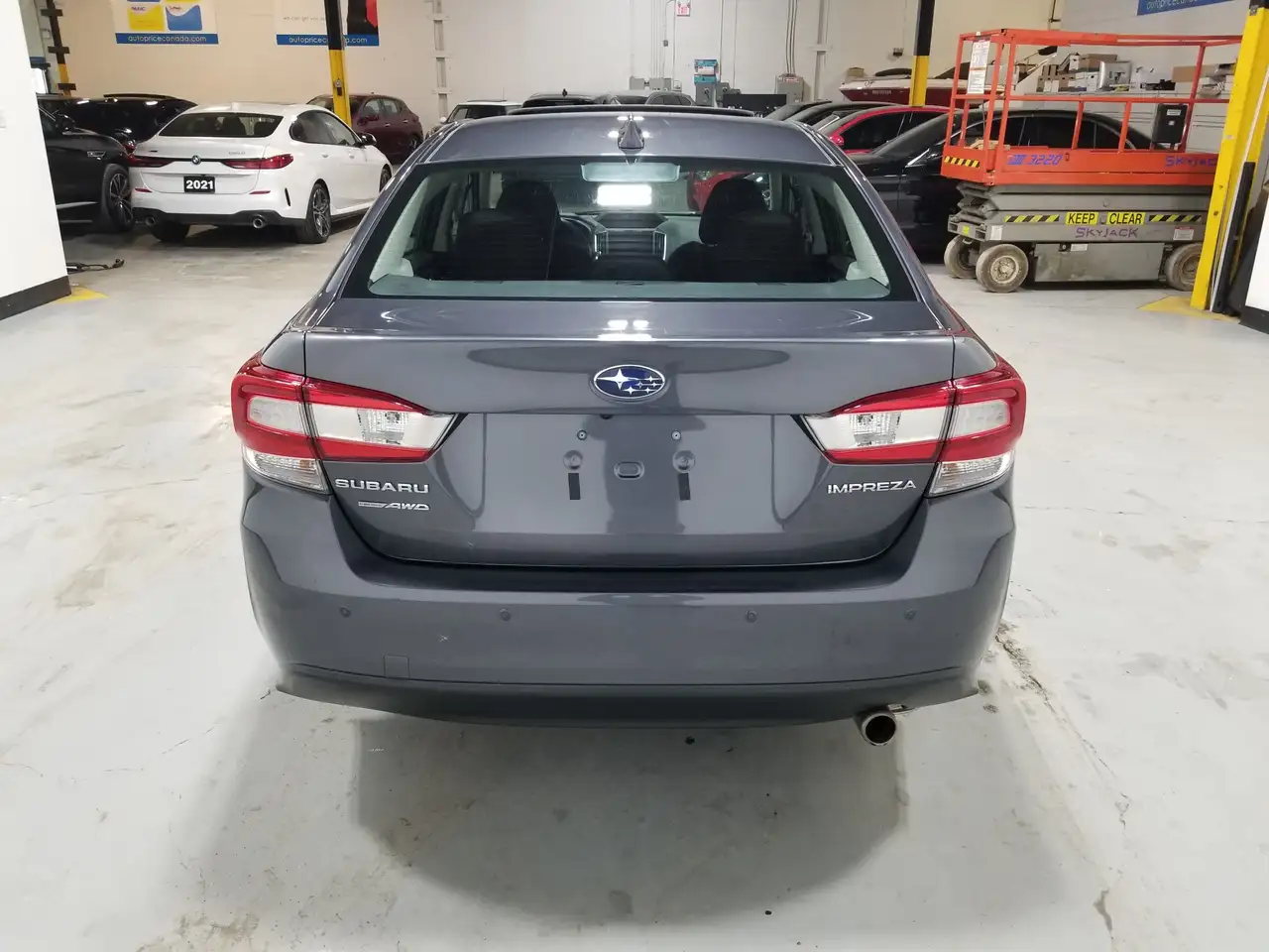 Subaru Impreza снимка Subaru Impreza