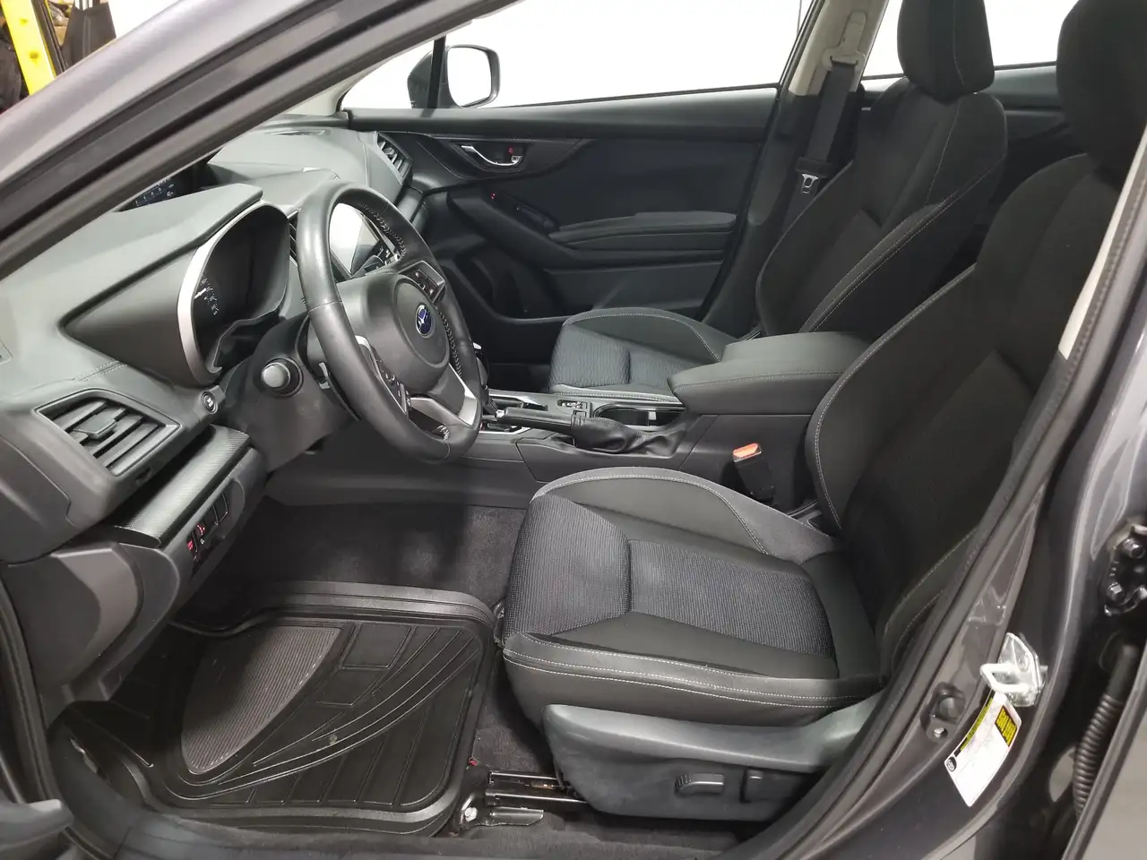 Subaru Impreza снимка Subaru Impreza