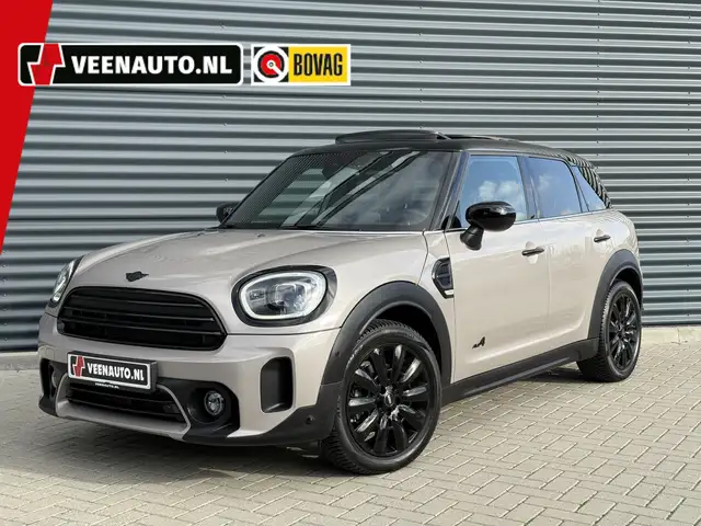 MINI Cooper Countryman 1.5 ALL4 Yours Pano/Camera/Leder