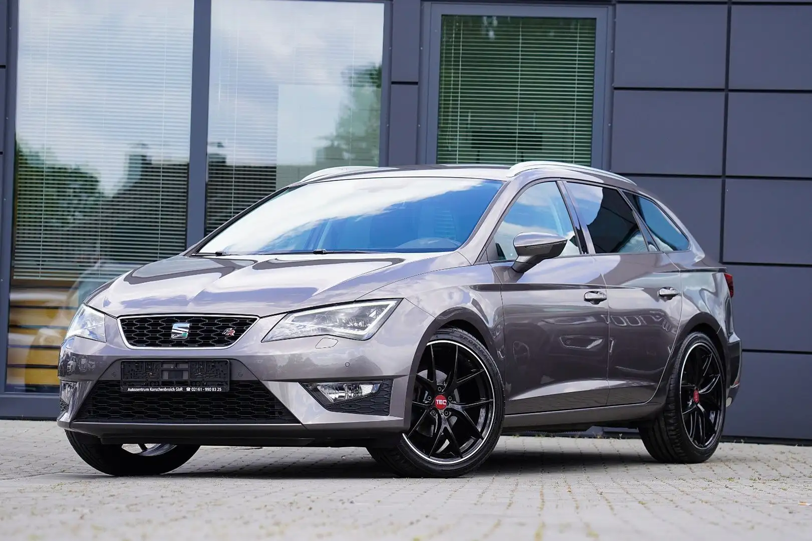 SEAT Leon ST FR *MIT 2 JAHREN GARANTIE* Gris - 1