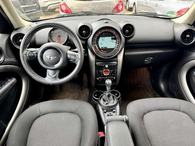 MINI One Countryman Automatik Xenon Navigation Alu 17Zoll  Euro 6 PDC