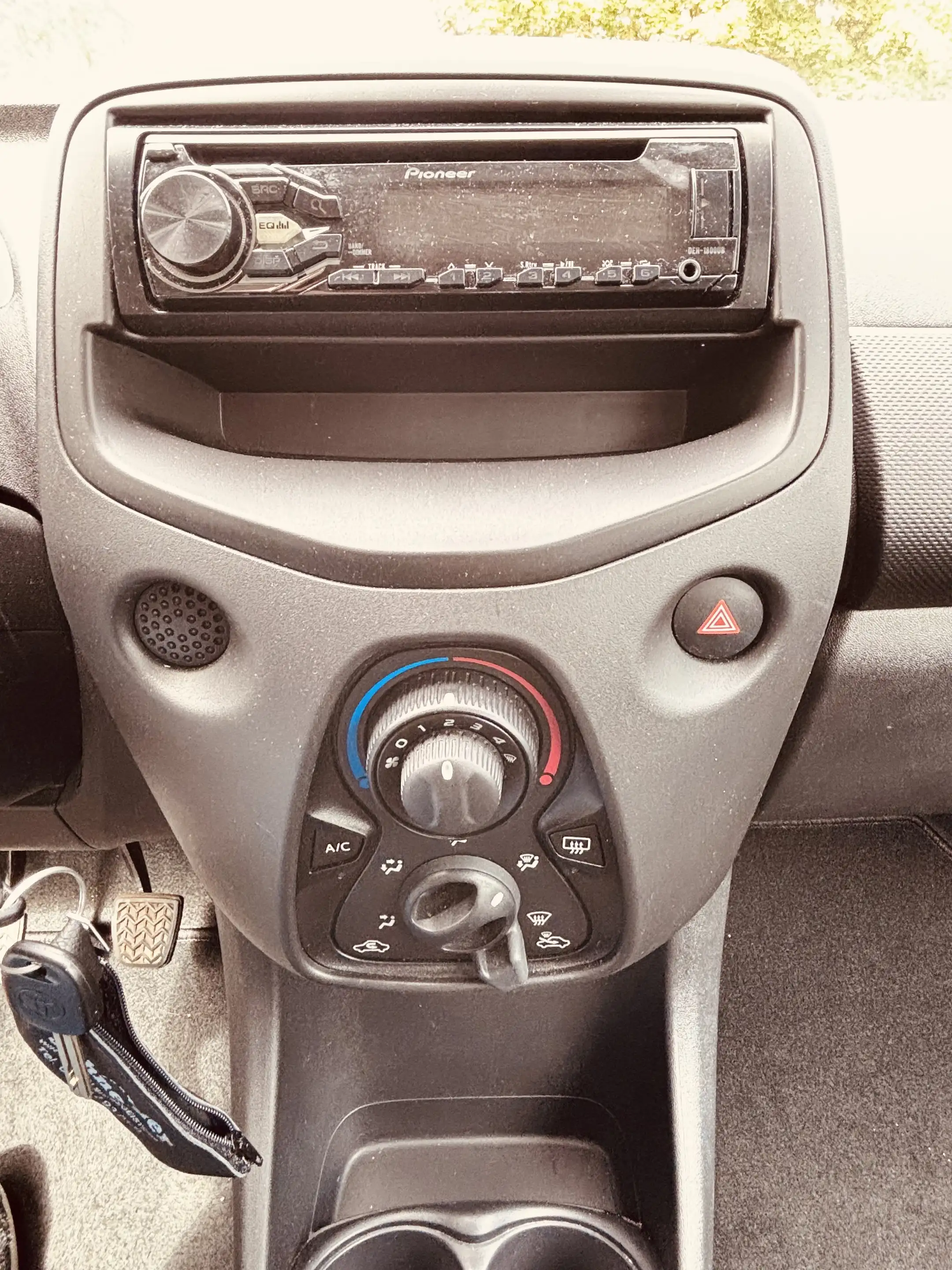 Toyota Aygo x*1.0*2.HAND-EURO 6-KLIMA*52000km* — photo 15