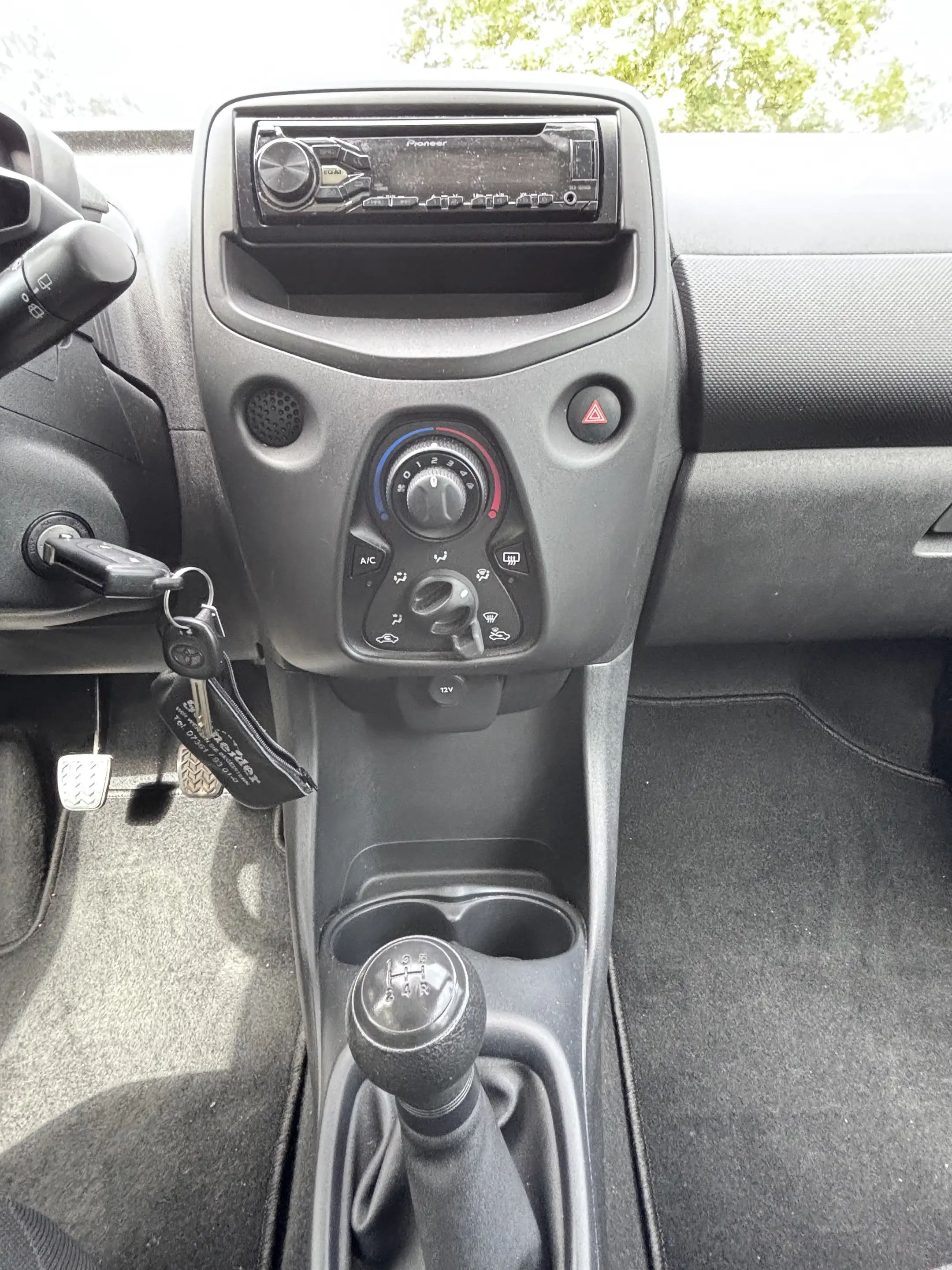 Toyota Aygo x*1.0*2.HAND-EURO 6-KLIMA*52000km* — photo 14