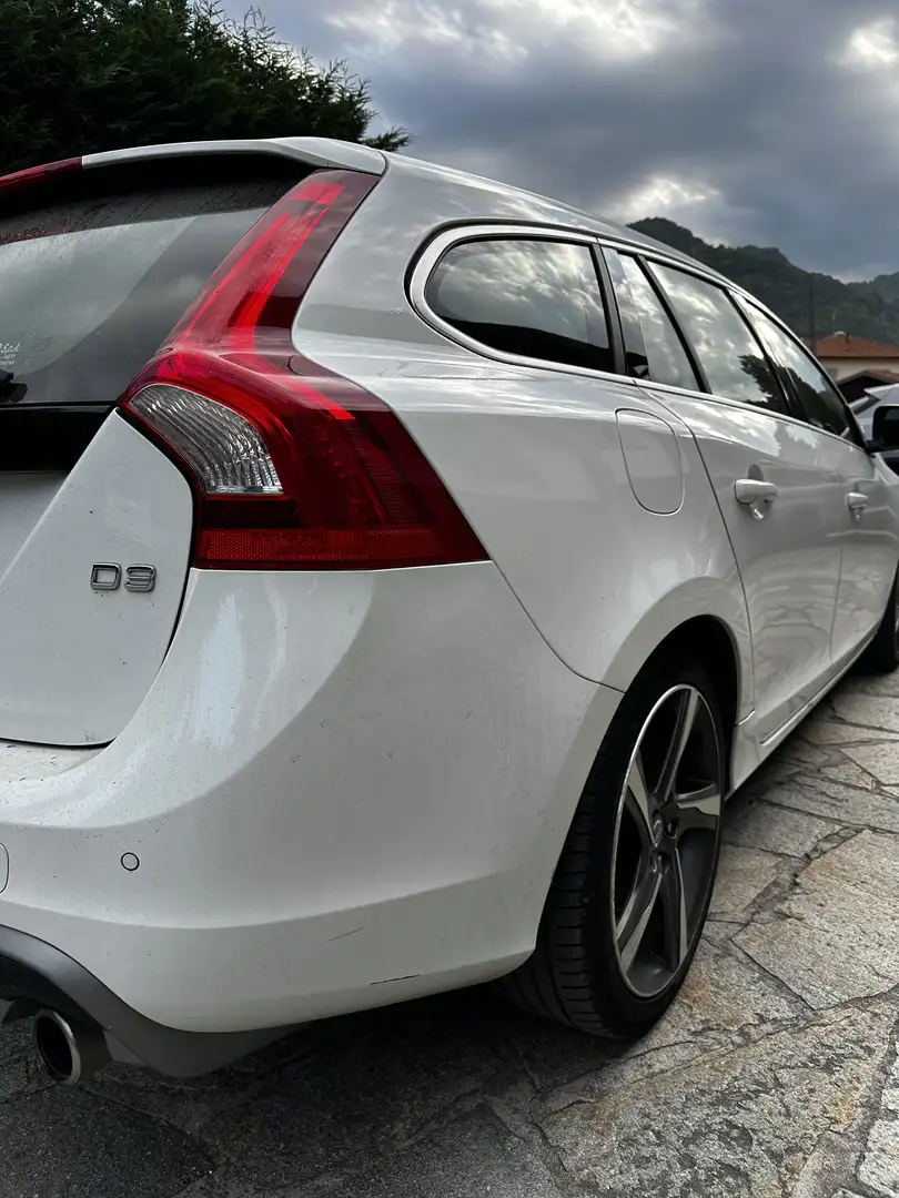 Volvo V60 2.0 d3 R-design - 1
