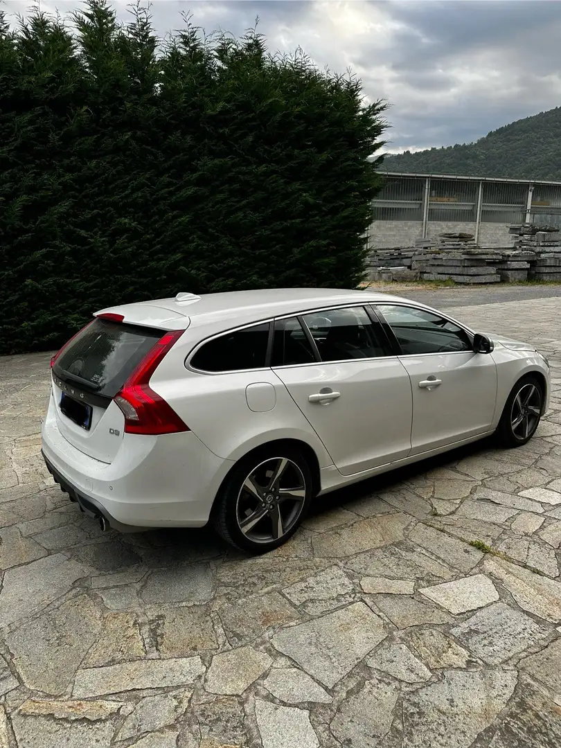 Volvo V60 2.0 d3 R-design - 2
