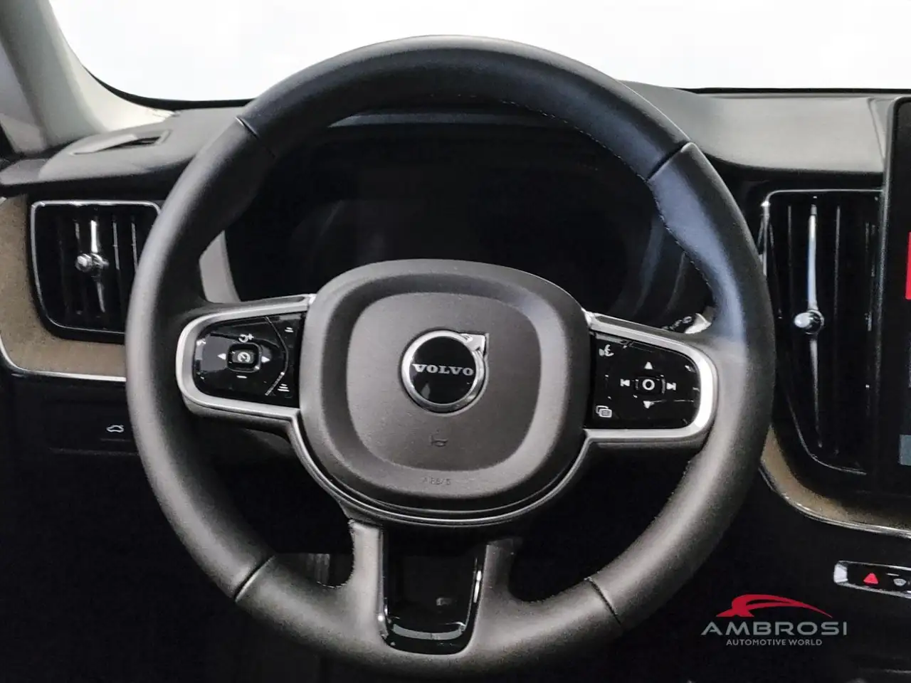Volvo XC60 2026 — фото 11
