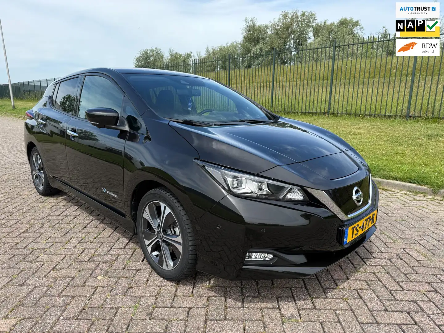 Nissan Leaf Tekna 40 kWh Zwart - 1