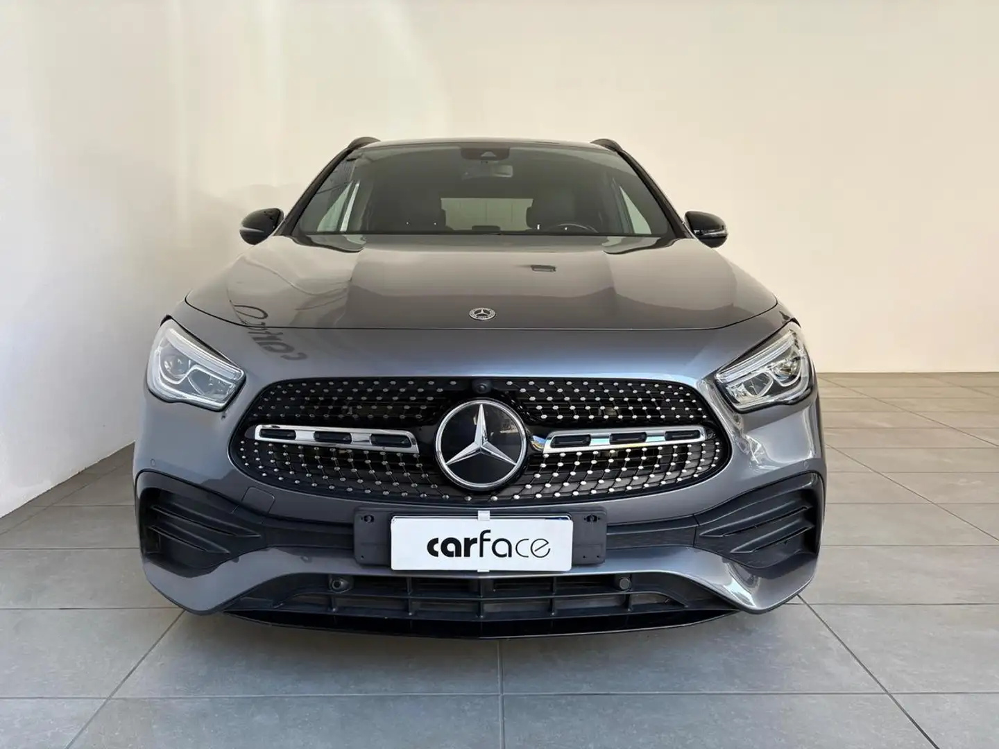 Mercedes-Benz GLA 200 d Automatic Sport AMG Grijs - 2