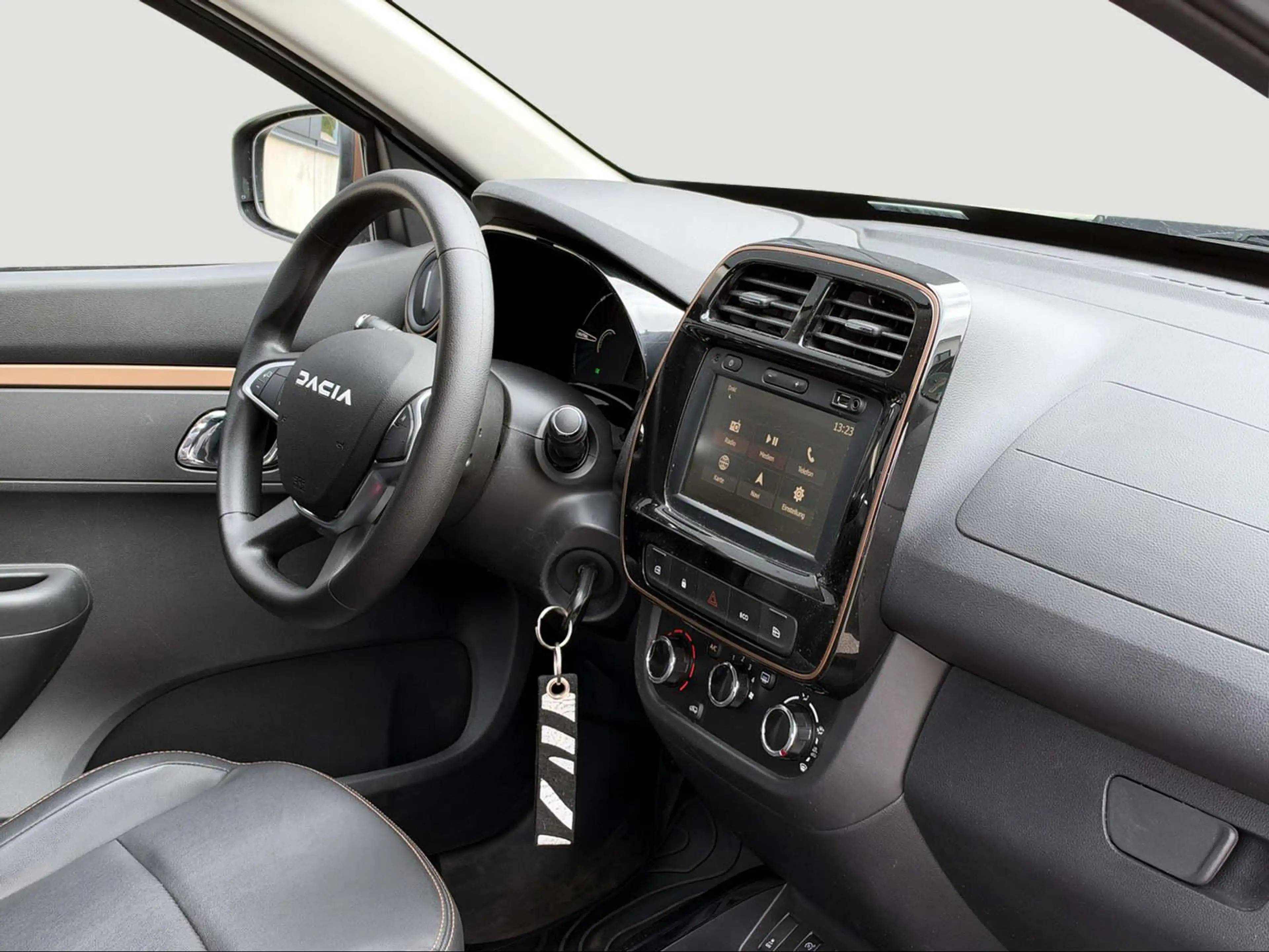 Dacia Spring Extreme APP/NAV/PDC/KAMERA — photo 11