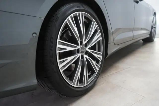 Audi A6 view 14