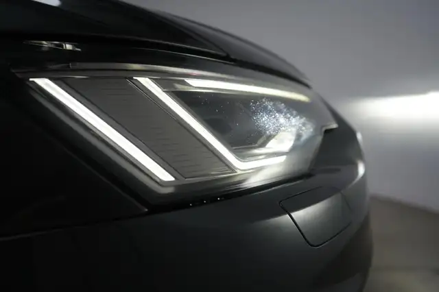 Audi A6 view 9