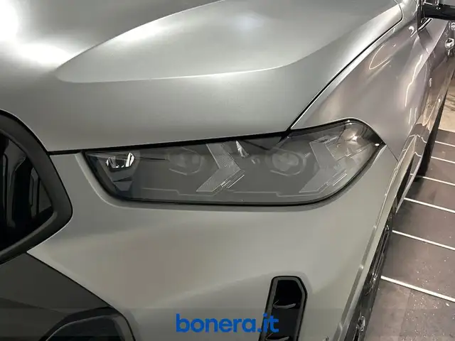 BMW X6 view 11