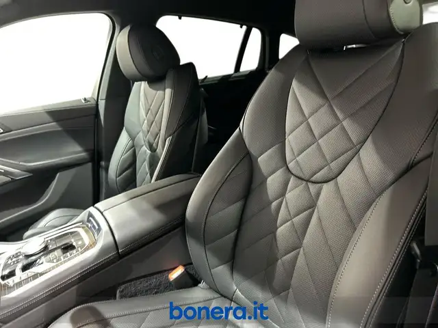 BMW X6 view 15