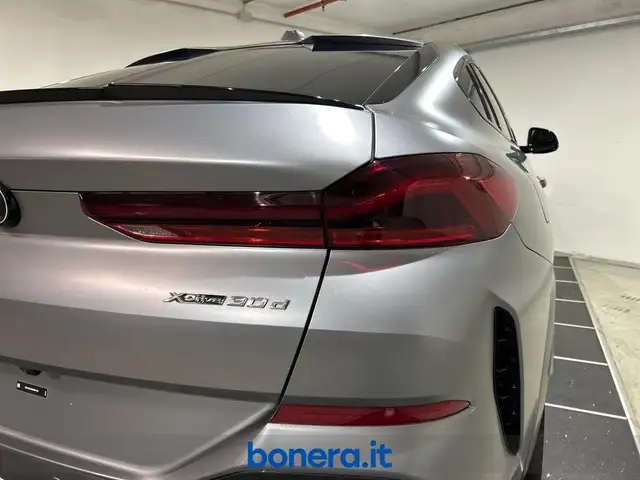 BMW X6 view 12
