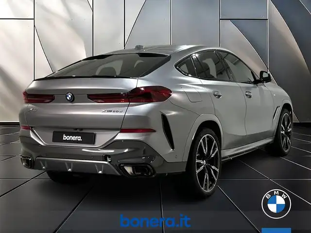 BMW X6 view 5