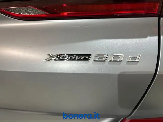 BMW X6 view 9
