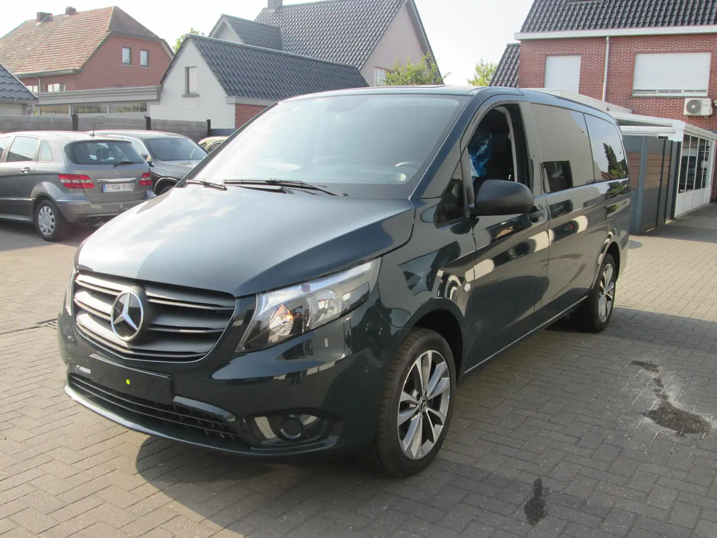 Mercedes-Benz Vito 114 CDI 4X4 TOURER Vert - 2