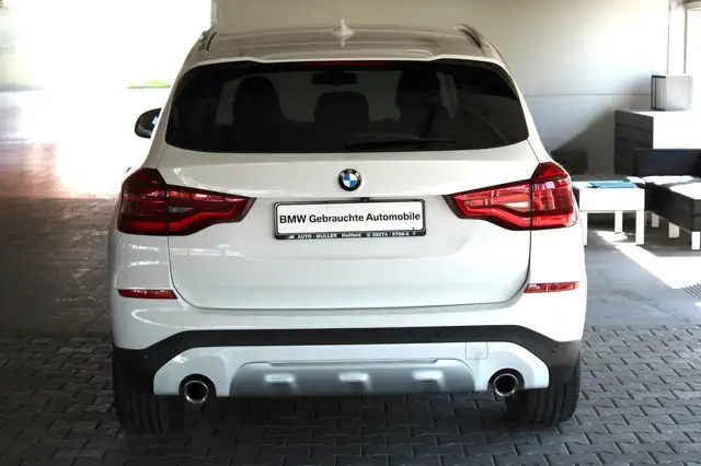 BMW X3 view 6