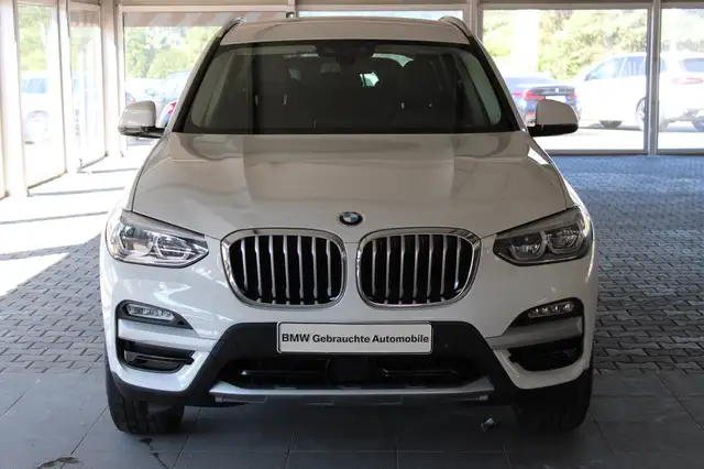 BMW X3 view 3