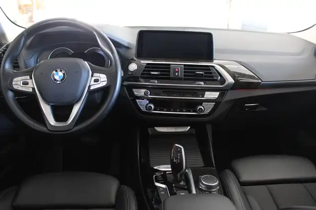 BMW X3 view 11