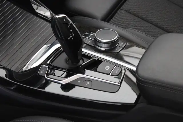 BMW X3 view 9