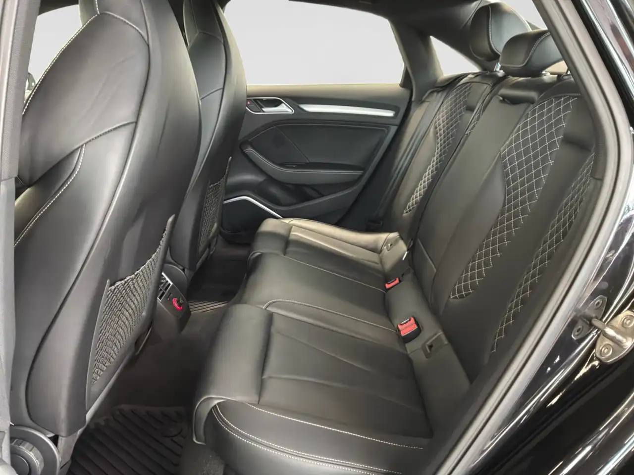 Audi S3 снимка Audi S3