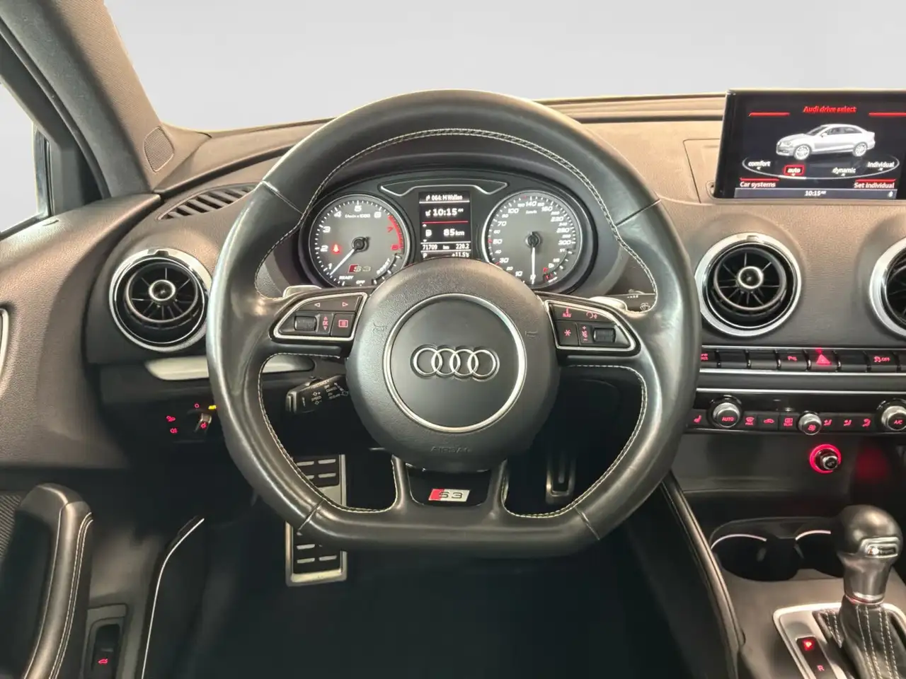 Audi S3 снимка Audi S3