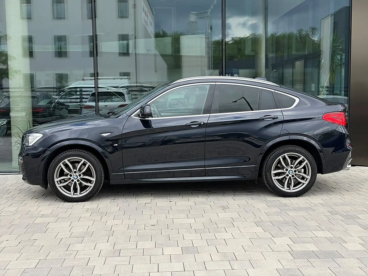 BMW X4 xDrive 30d M Sport Aut. *M-SPORT* Schwarz - 2