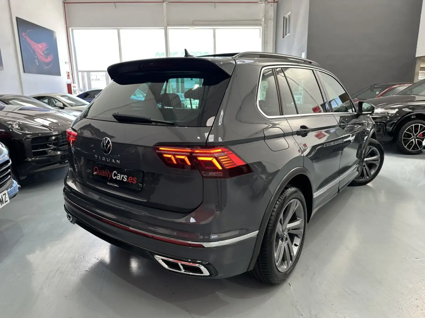 Volkswagen Tiguan 2.0TDI R-Line DSG 110kW Gris - 2