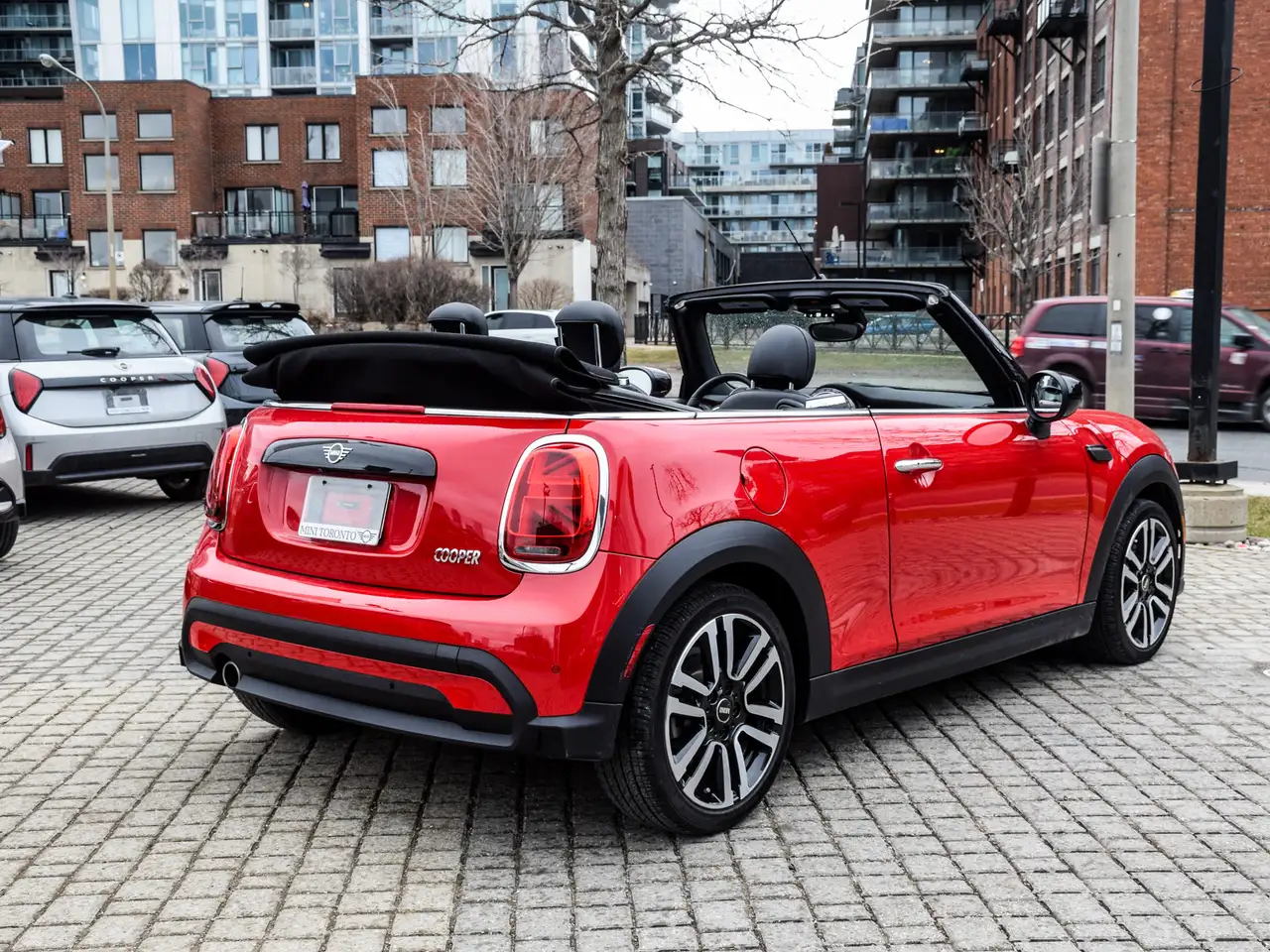 MINI Convertible снимка MINI Convertible